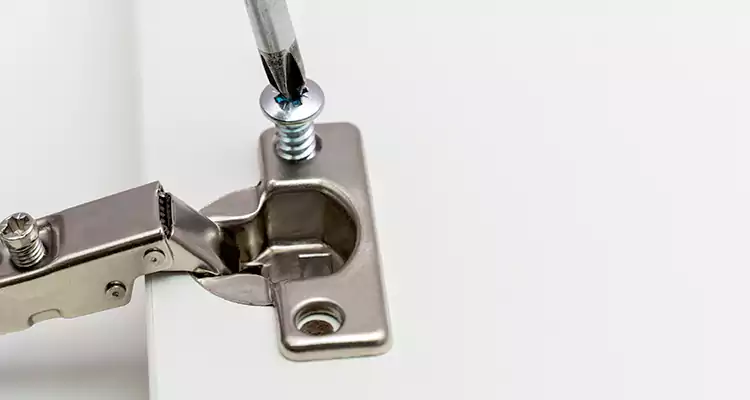 Screen Door Hinge Repair in Union City, CA
