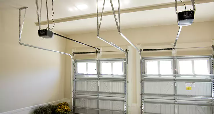 Residential Emergency Garage Door Repair in Union City, CA