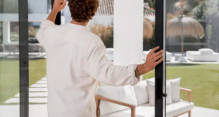 Sliding Screen Door Maintenance for Closing Issues in Union City, CA